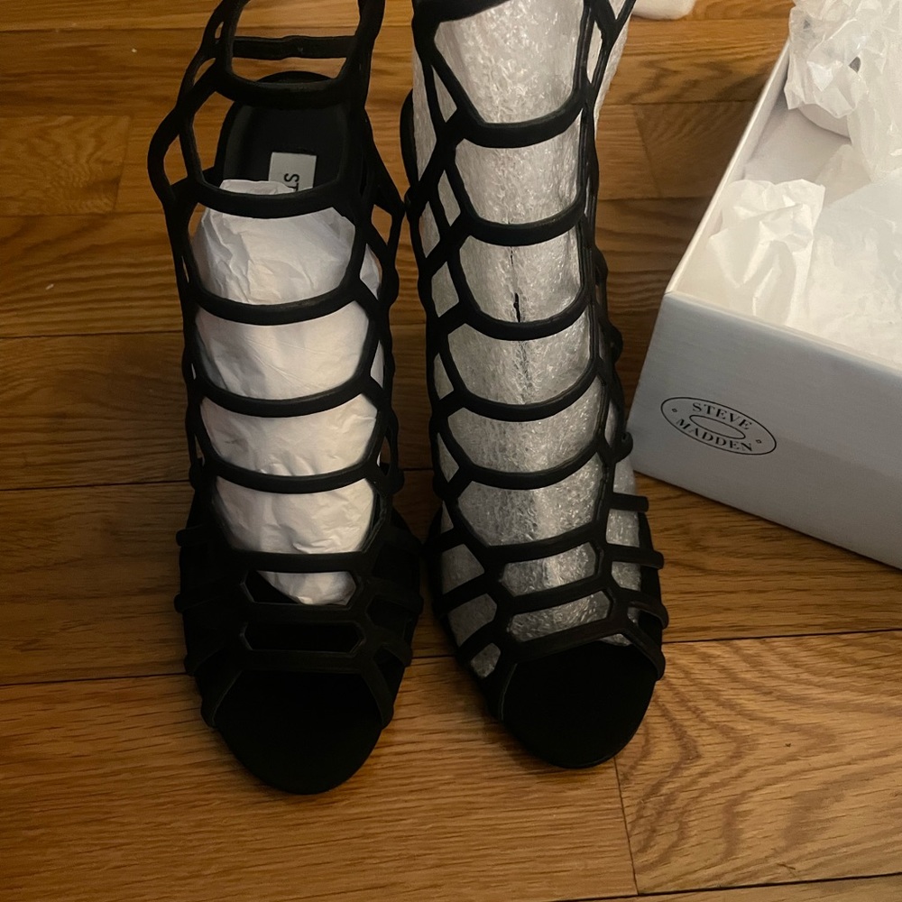 Black Steve Madden heels